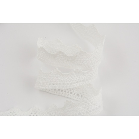 Cotton lace 18mm in a white color
