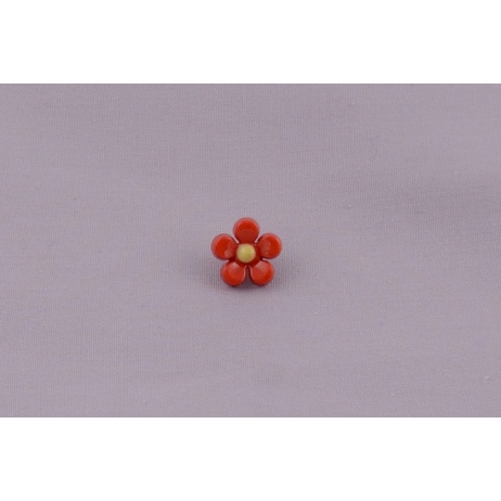 Button red daisy