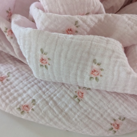 Double gauze 100% cotton brick flowers on a vanilla background