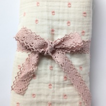 Double gauze cotton muslin, pink dots on cream