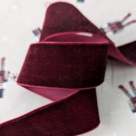 Burgundy velvet ribbon, 25mm