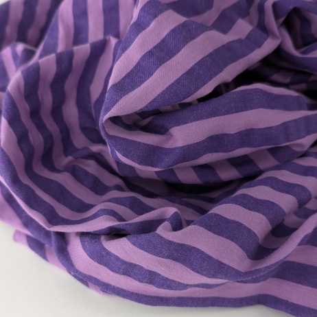 Seersucker – purple-plum Stripes