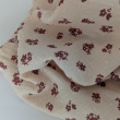 Cotton muslin plumeti with burgundy bouquets