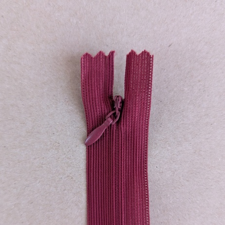 Covered zipper 65cm, burgundy