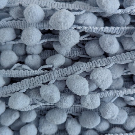 Tasiemka z pomponami, zgaszony niebieski - podwójne nitki