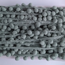 Tasiemka z pomponami, eukaliptus - podwójne nitki